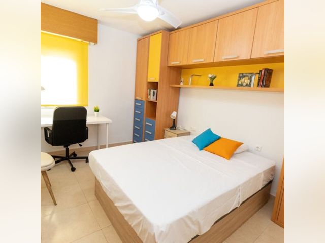 Spain furnished Room in Valencia, Valencia