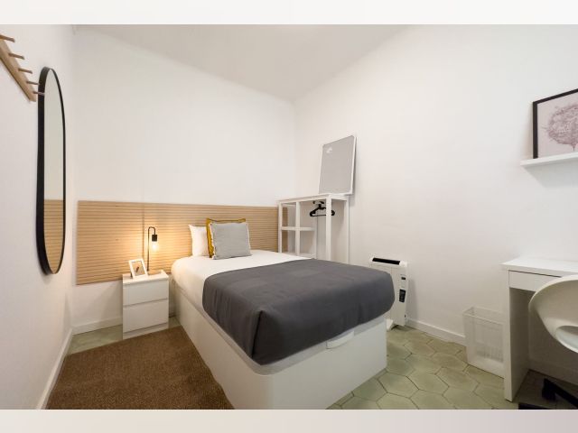 Spain furnished Room in Catalonia, Barcelona