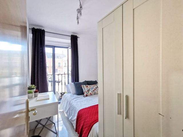 Spain furnished Room in Madrid, Madrid