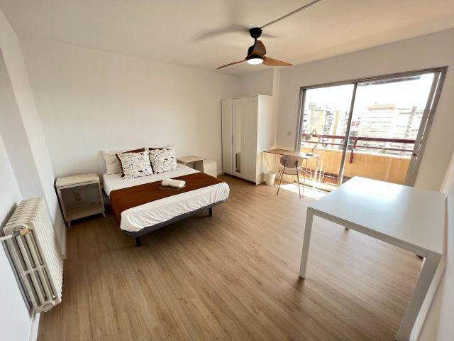 Spain furnished Room in Valencia, Valencia