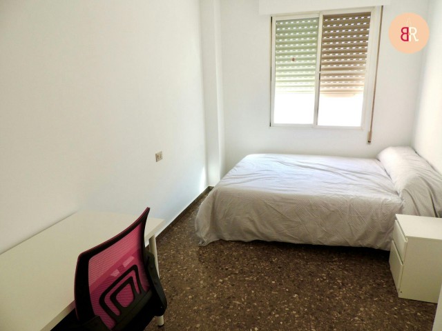 Spain furnished Room in Valencia, Castellon-de-la-Plana