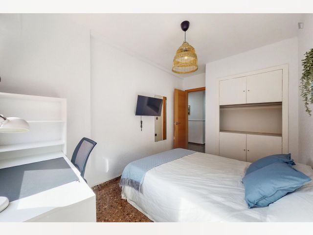Spain furnished Room in Valencia, Valencia