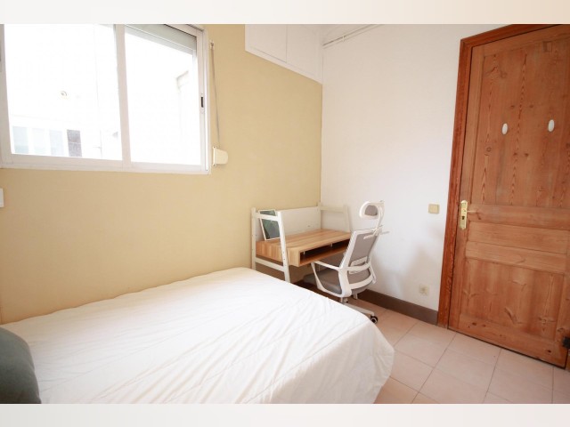 Spain furnished Room in Catalonia, Barcelona