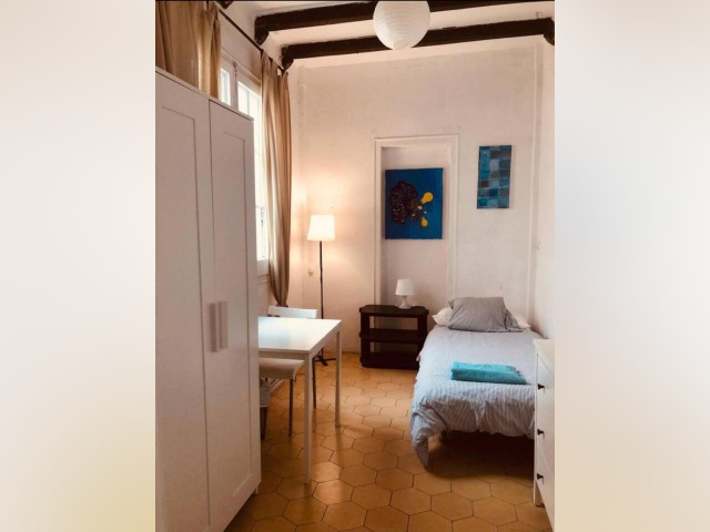 Spain furnished Room in Catalonia, Barcelona